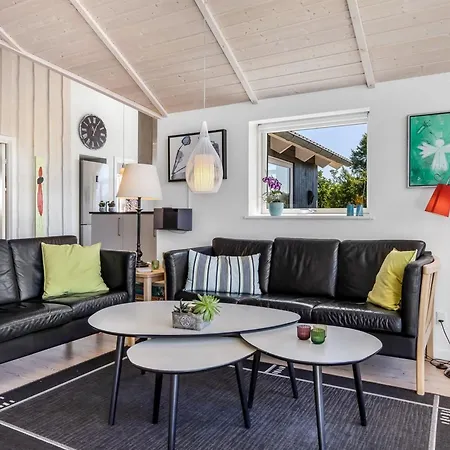 Holiday home Rosamunde - 700m From The Sea By Interhome *