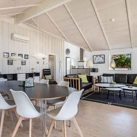 Сasa de vacaciones Rosamunde - 700m From The Sea By Interhome Skovbyballe